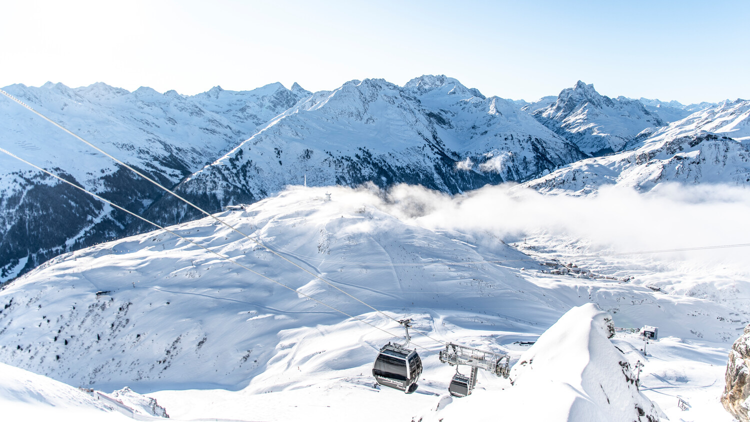 Ausblick von der Valluga im Winter in St. Anton am Arlberg Ausblick von der Valluga im Winter in St. Anton am Arlberg